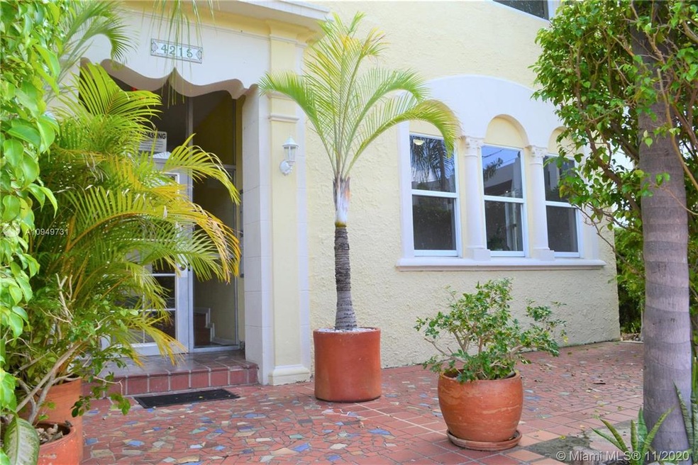 Pied-a-Terre in residential Miami Beach lives like