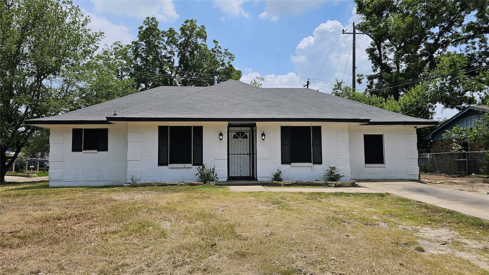 3910 Cherry Meadow Dr, Houston, TX 77039 - photo 1