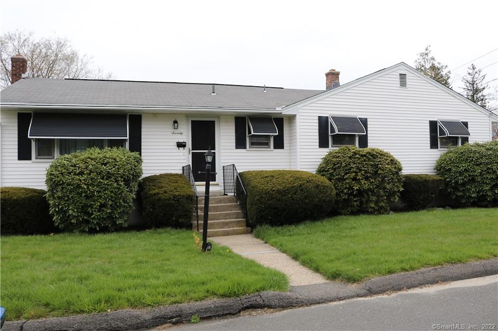 70 Mount Vernon Ave, Oakville, CT 06779 - photo 1