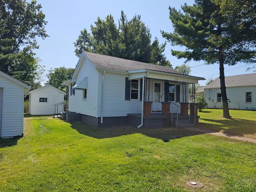 205 E Vine St, Felicity, OH 45120 - photo 1