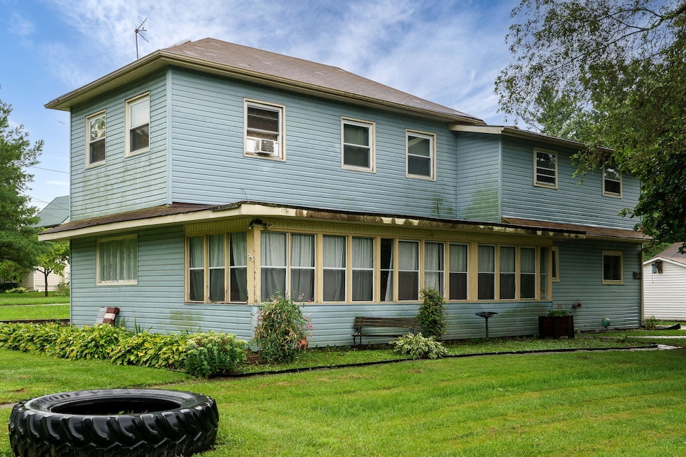 1-web-or-mls-3317-e-high-st