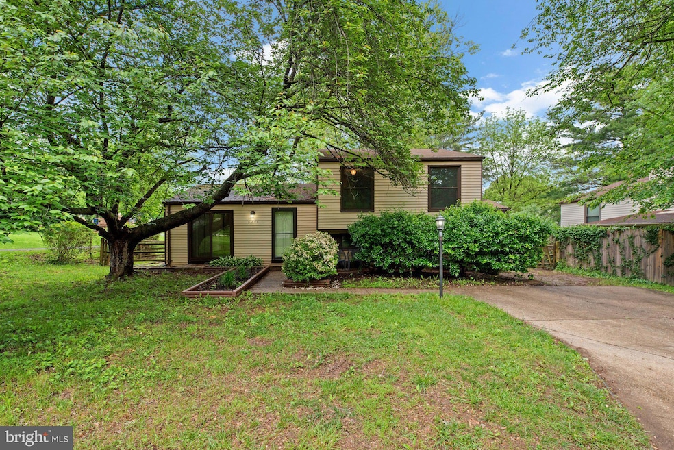 6746 Pyramid Way, Columbia, MD 21044 - photo 1