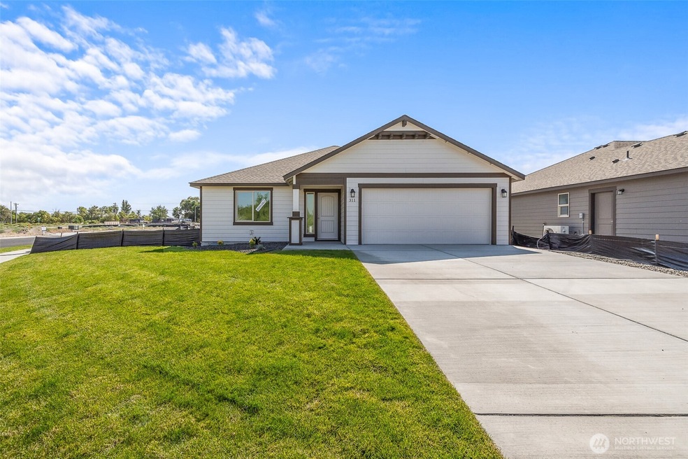 311 Sandy Loop, Moses Lake, WA 98837 - photo 1