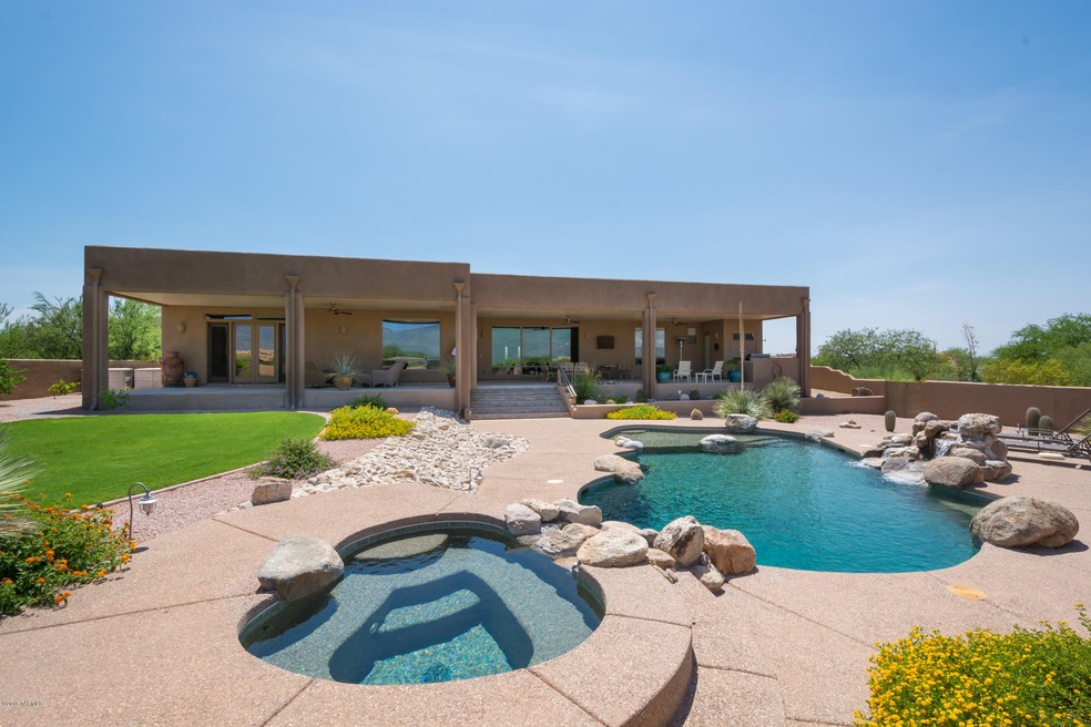 Sparkling pool, spa and water feature
