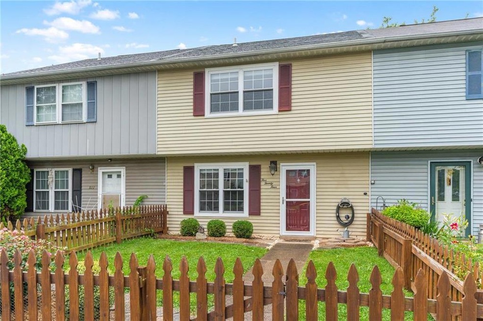 524 Blaker Dr, East Greenville, PA 18041 - photo 1