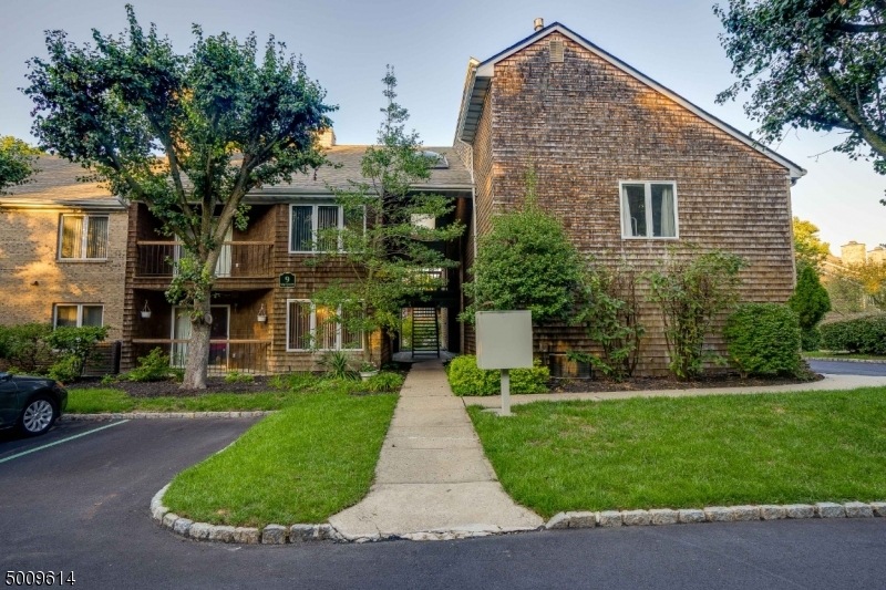 9 Tulip Crescent unit 2B, Little Falls, NJ 07424 - photo 1