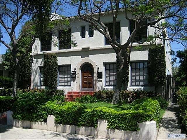 1032 Roswell Front Exterior