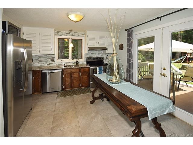 12 Circle Dr, Unionville, CT 06085 - photo 1