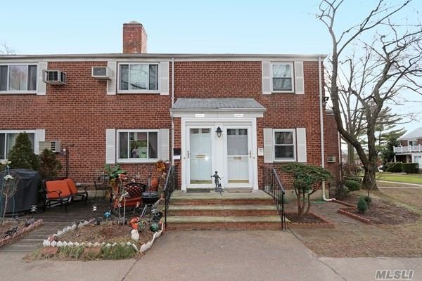 260-49 Langston Ave unit A, Glen Oaks, NY 11004 - photo 1