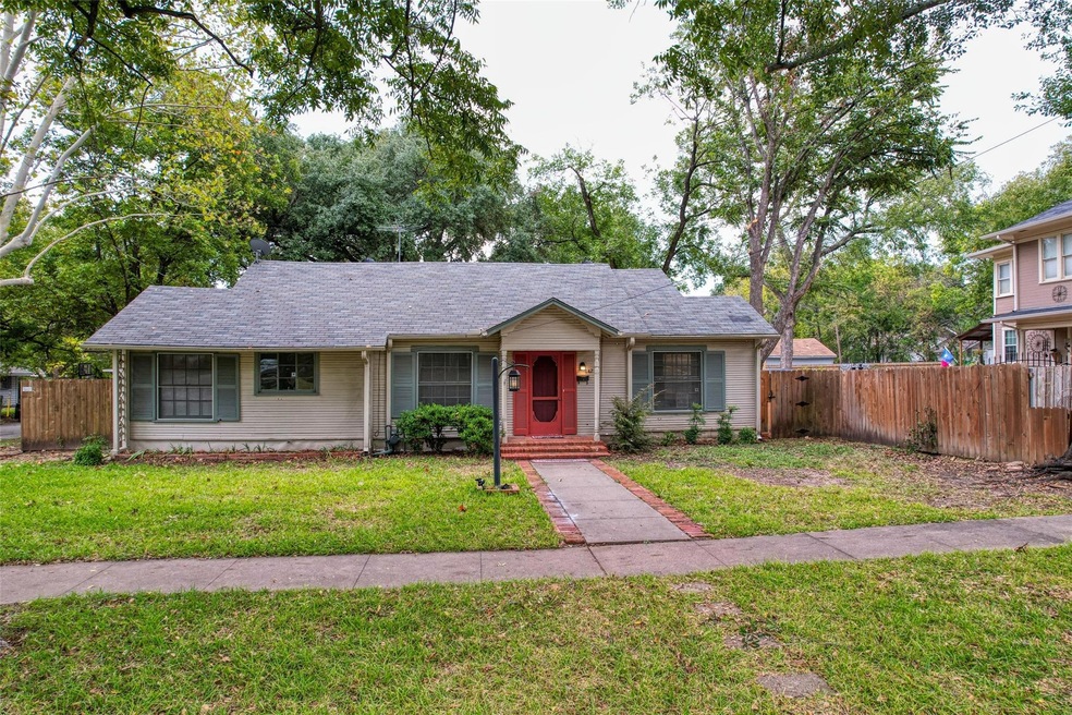 1421 W 4th Ave, Corsicana, TX 75110 - photo 1