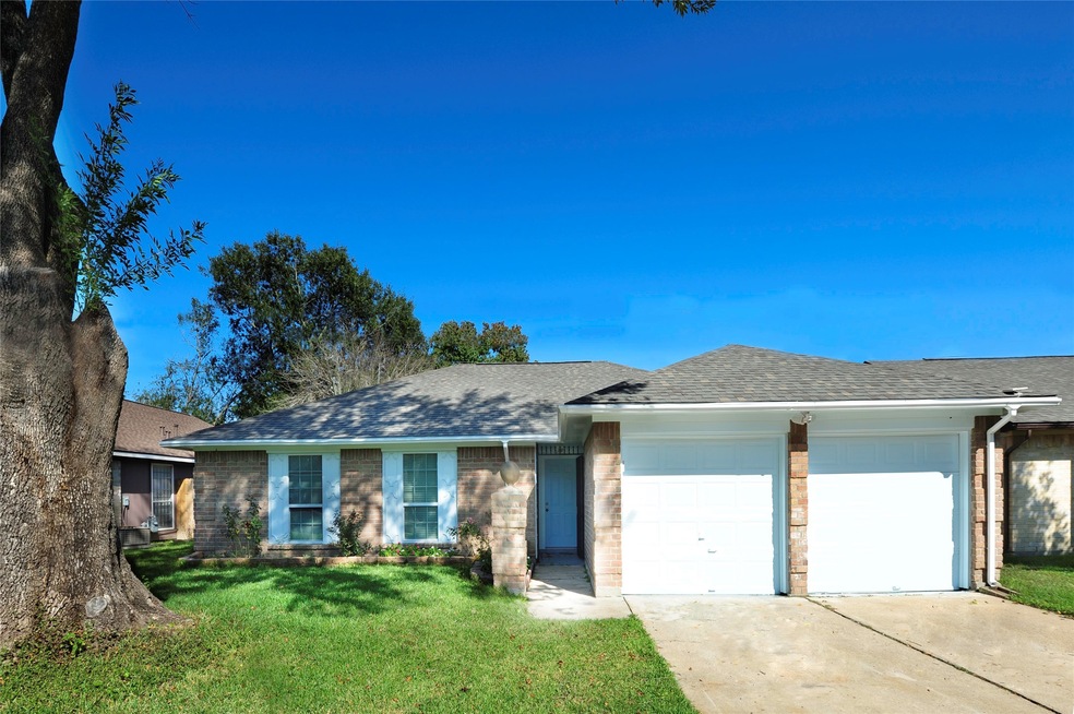 10418 Mackenzie Dr, Houston, TX 77086 - photo 1