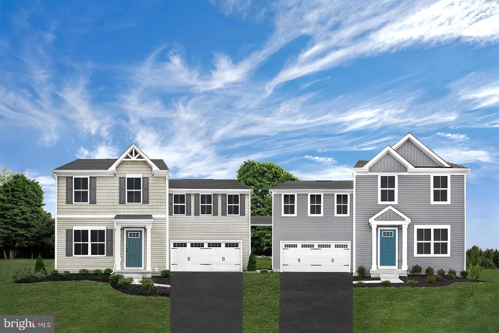 625 Raeann Dr, Greencastle, PA 17225 - photo 1