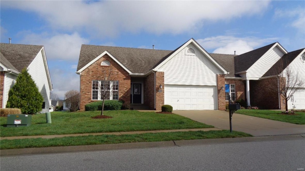 6825 Kensington Dr, Maryville, IL 62062 - photo 1