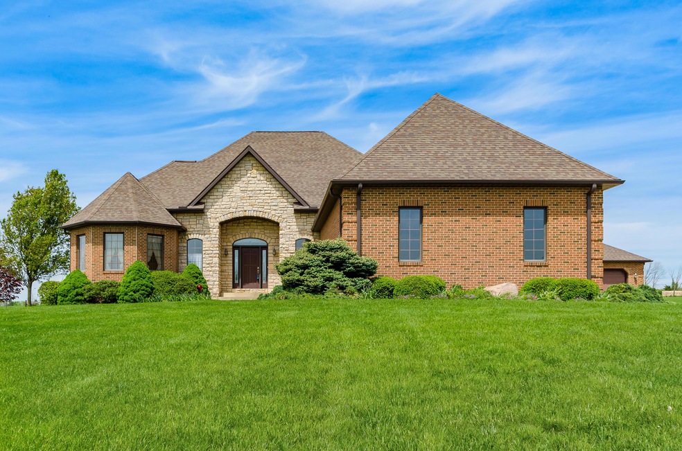 6708 Tarlton Rd, Circleville, OH 43113 - photo 1