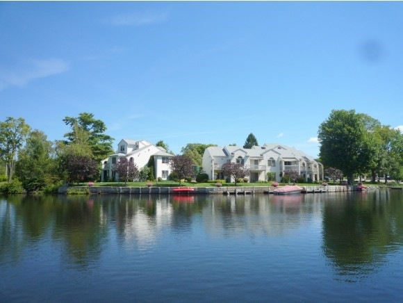 82 Railroad St unit 82, Wolfeboro, NH 03894 - photo 1