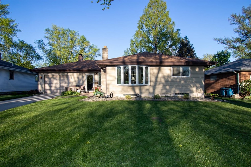 8957 Cottage Grove Ave, Highland, IN 46322 - photo 1