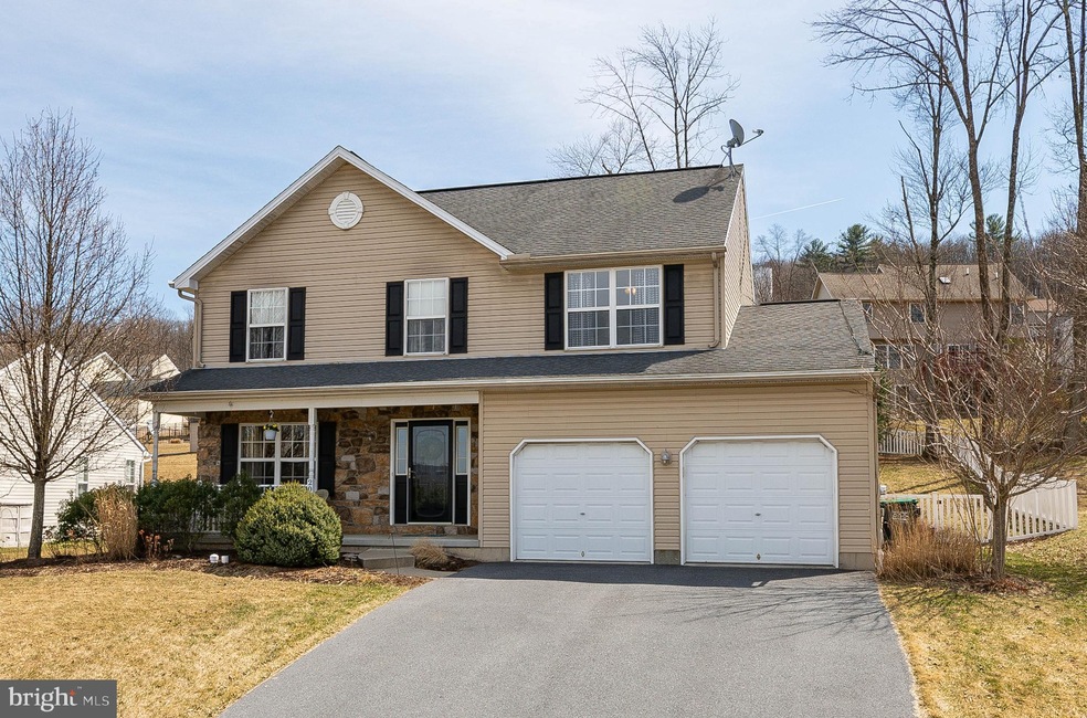 207 Walnut Ct, Orwigsburg, PA 17961 - photo 1