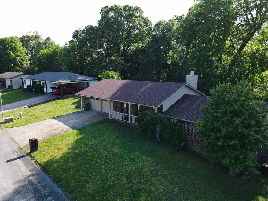 402 Foxfire Dr, Paragould, AR 72450 - photo 1