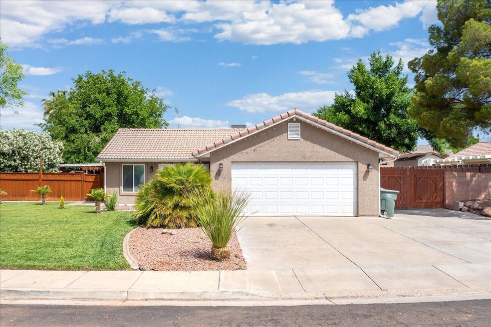 01-2811 Paradise Way-2