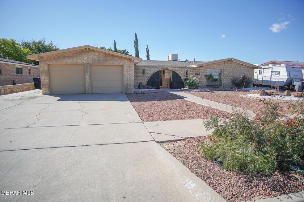 10800 La Subida Dr, El Paso, TX 79935 - photo 1