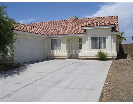2643 Holy Cross Dr, Las Vegas, NV 89156 - photo 1