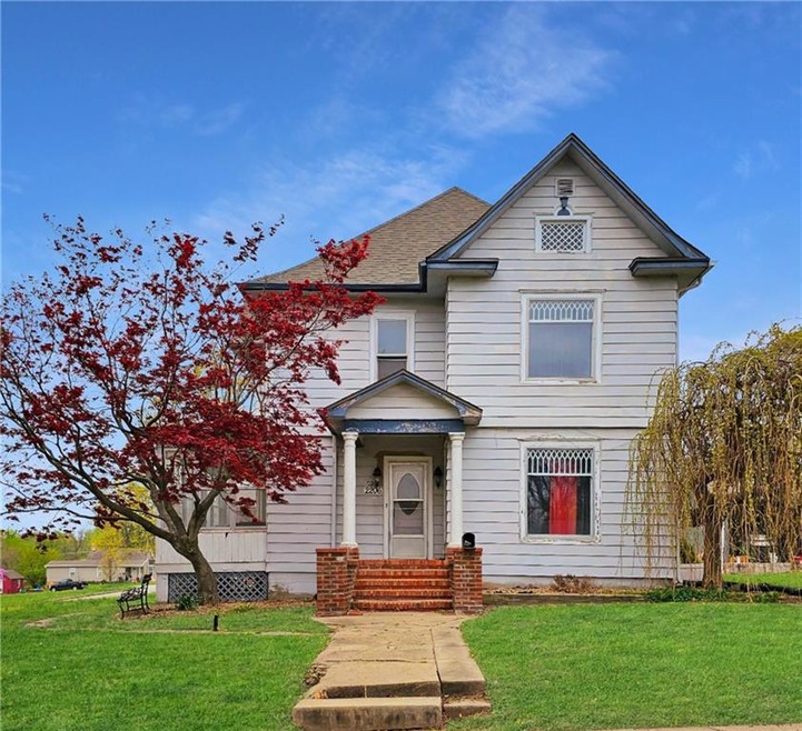 2206 Walnut St, Higginsville, MO 64037 MLS HMS2429564