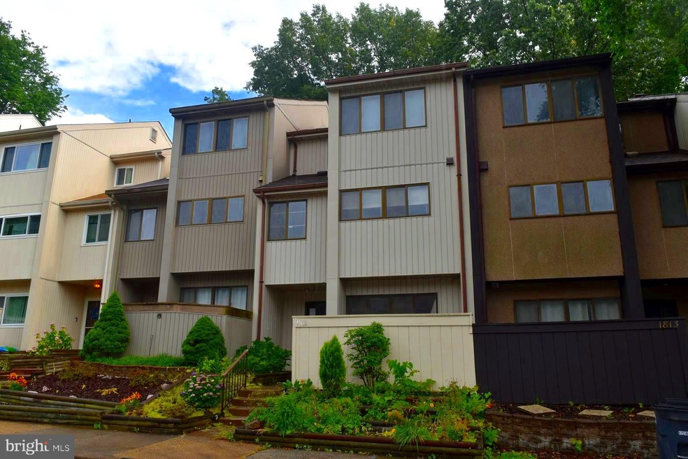 1811 Old Post Terrace, Woodbridge, VA 22191 - photo 1