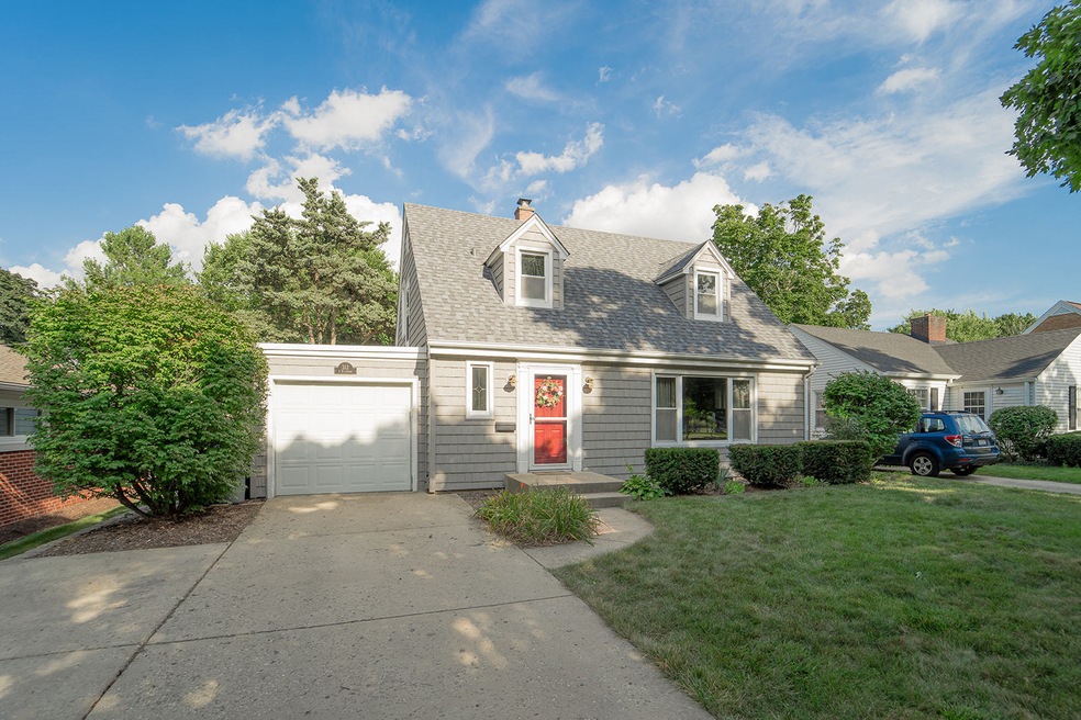 312 S Gladstone Ave, Aurora, IL 60506 - photo 1