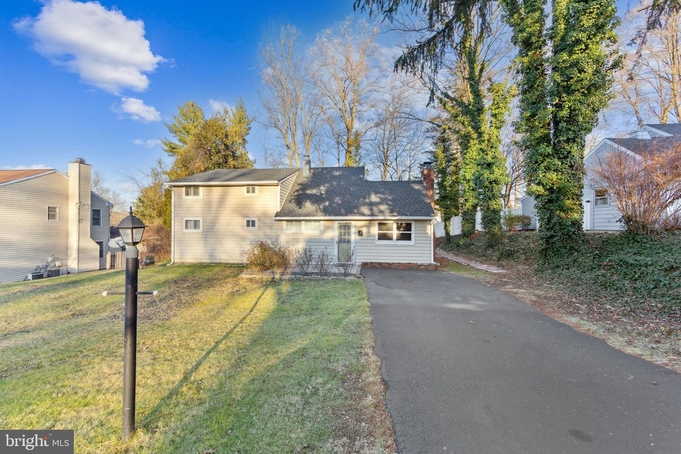 5 Devonwood Rd, Wayne, PA 19087 - photo 1