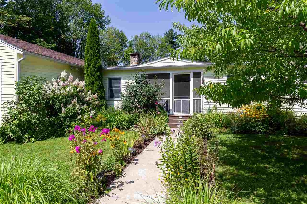 464 N Pembroke Rd, Pembroke, NH 03275 - photo 1