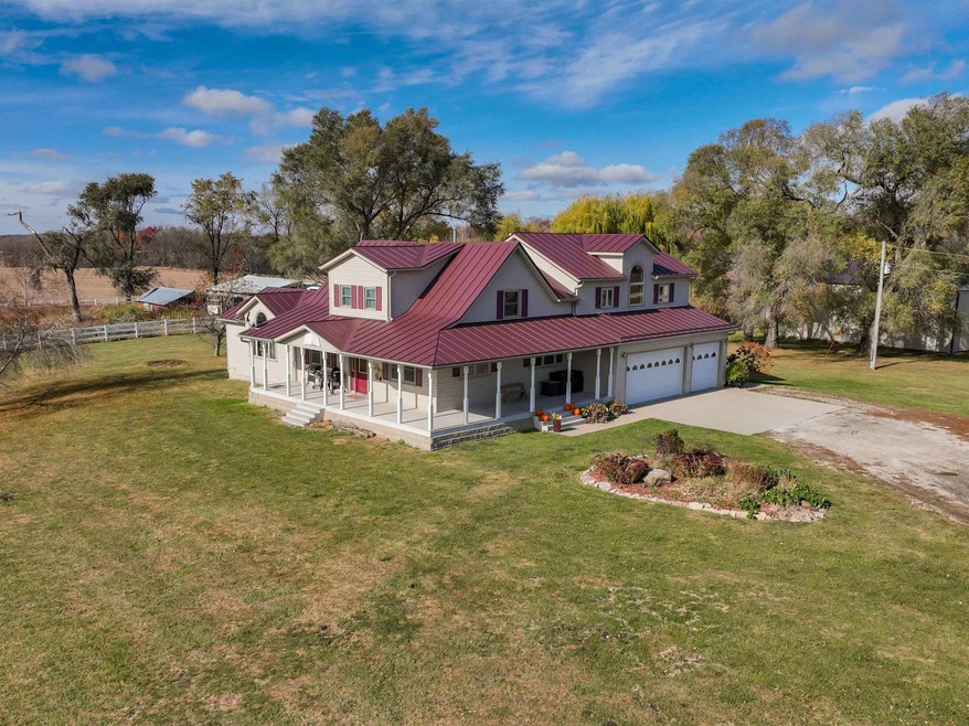 1984 Colonel Taylor Rd, Decorah, IA 52101 - photo 1