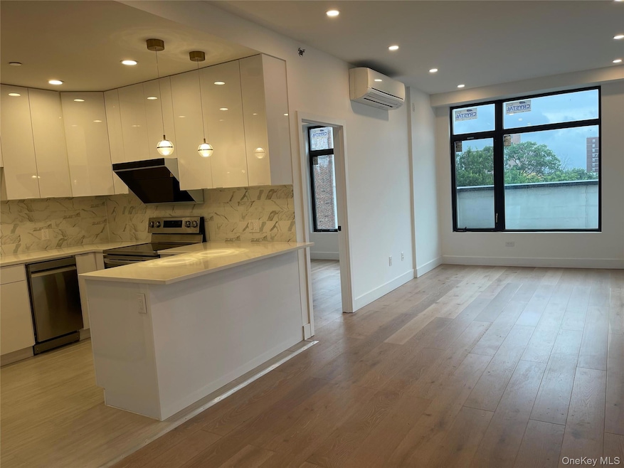 For Sale $943,000 • Co-Listing Agent