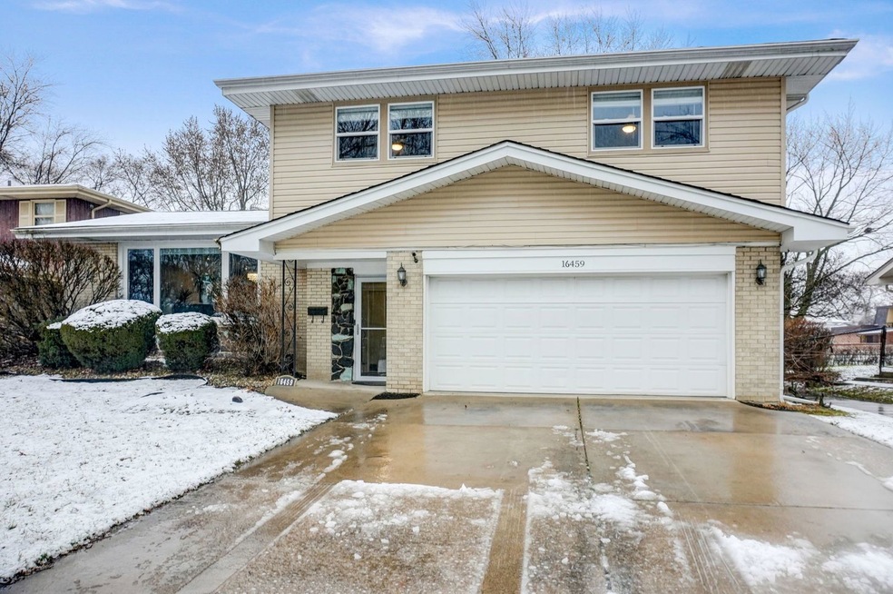 16459 Woodlawn Ave E