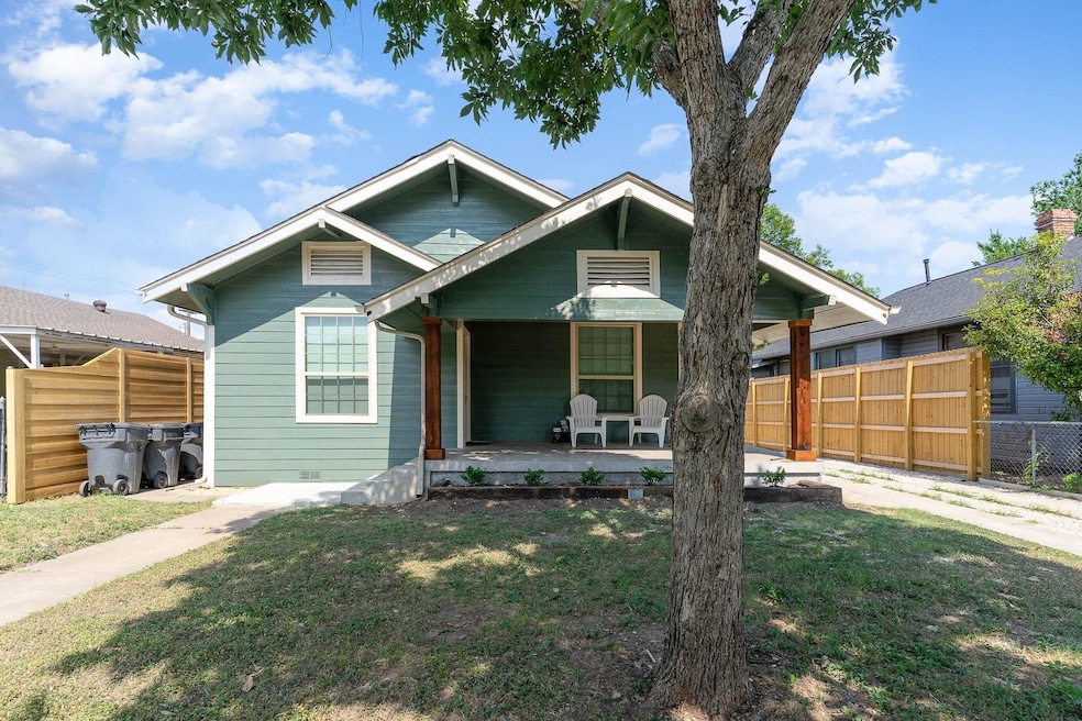 1030 N Bishop Ave unit B, Dallas, TX 75208 - photo 1