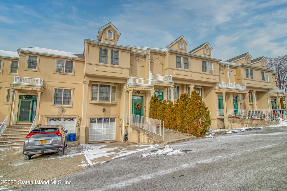 Sold $715,000 • Co-Listing Agent