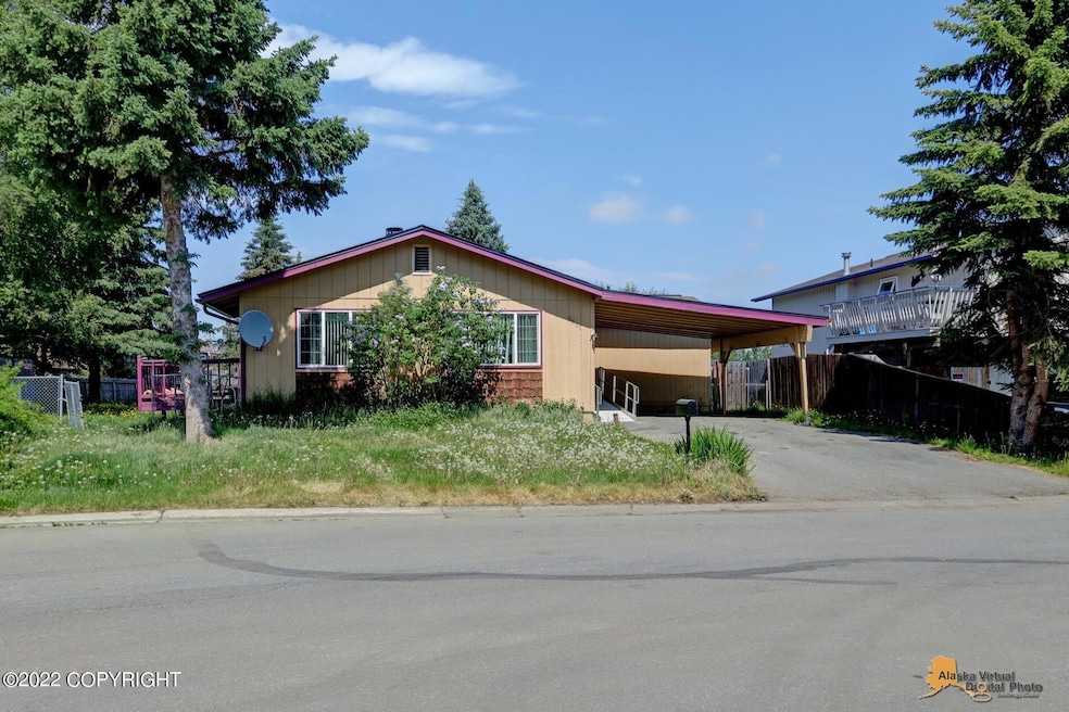 8521 Hidden View Ct, Anchorage, AK 99504 - photo 1