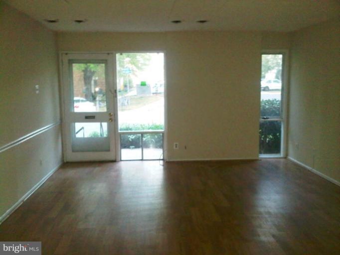 2639 Redcoat Dr unit 146, Alexandria, VA 22303 - photo 1