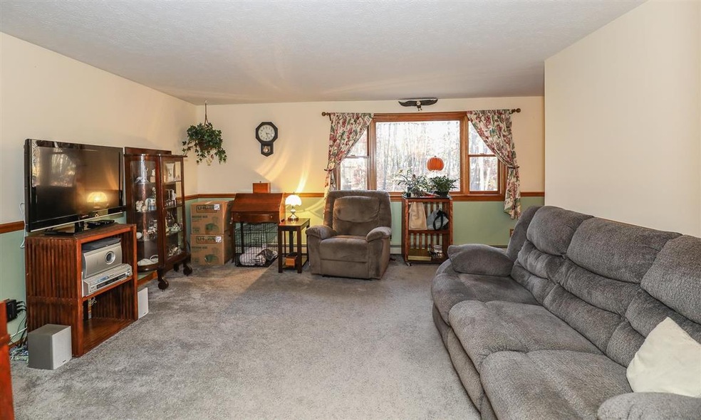 131 Tina Dr unit A, Pembroke, NH 03275 - photo 1