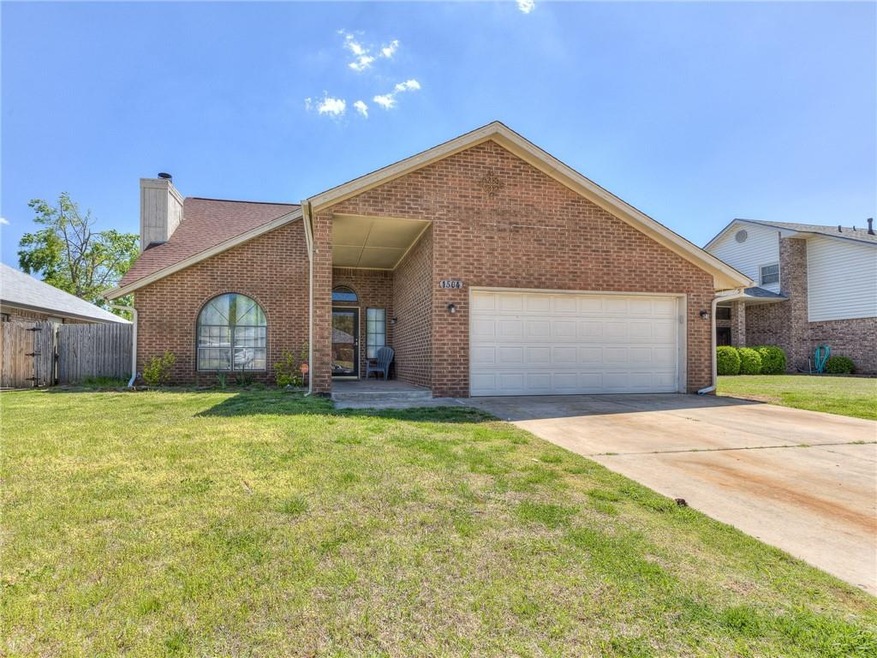 1504 NE 26th St, Moore, OK 73160 - photo 1