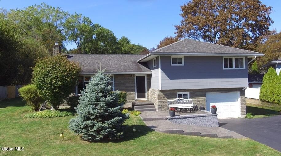 1145 Godfrey Ln, Schenectady, NY 12309 - photo 1