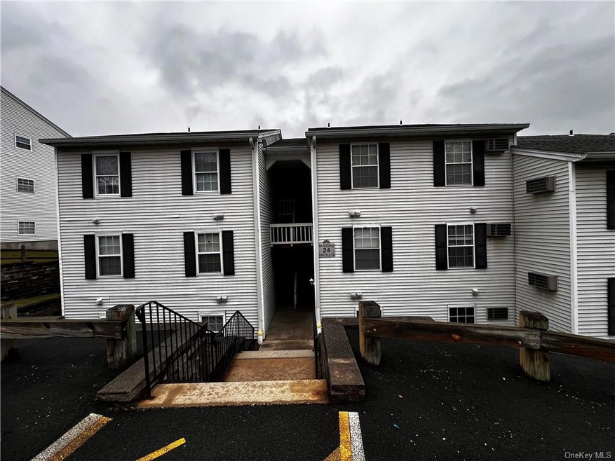 24 Lexington Hill unit 8, Harriman, NY 10926 - photo 1