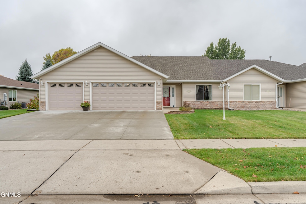 315VersaillesAve_0065