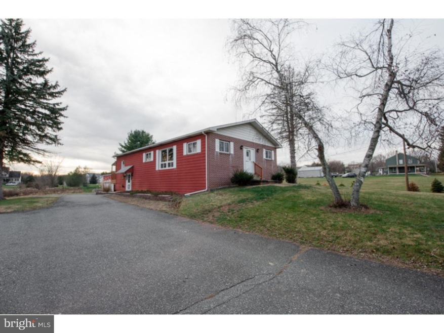 1072 Graber Rd, Red Hill, PA 18076 - photo 1