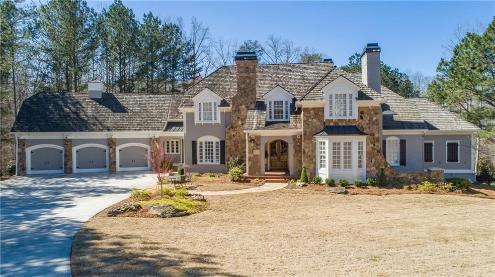 Stunning New England Manor Home in Six Hills - Per