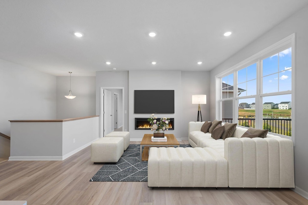 Open and Bright Family Room!