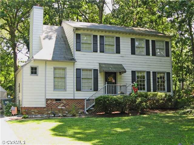Exterior Front - 511 Danray Drive - Established Ne