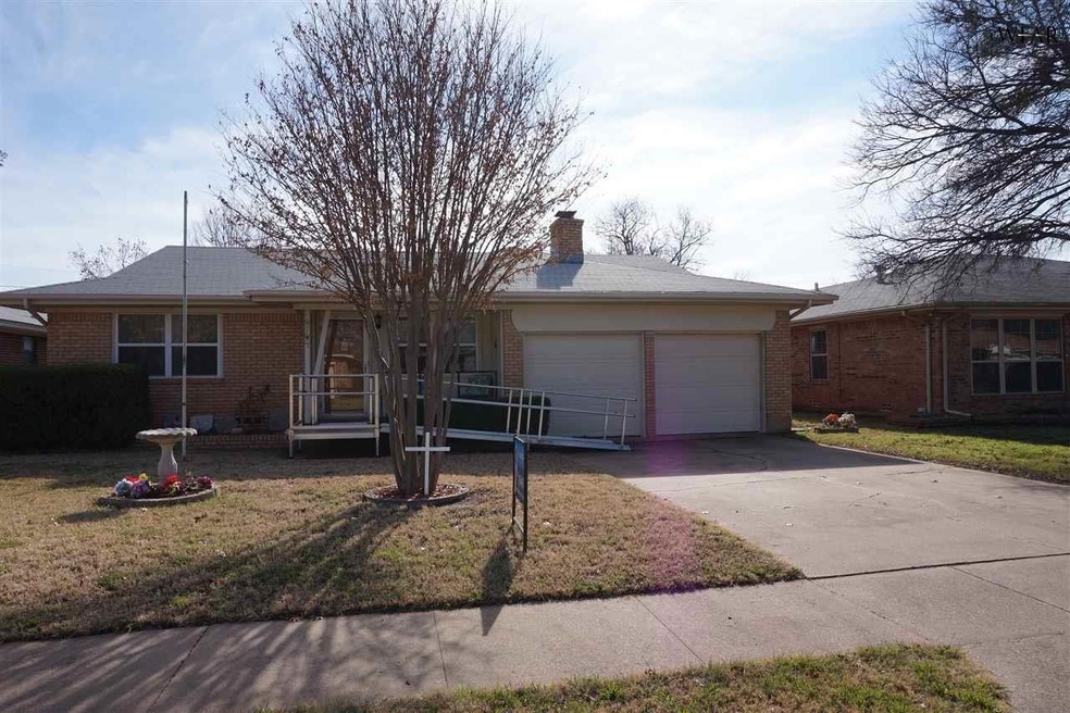 1611 Aldrich Ave, Wichita Falls, TX 76302 - photo 1