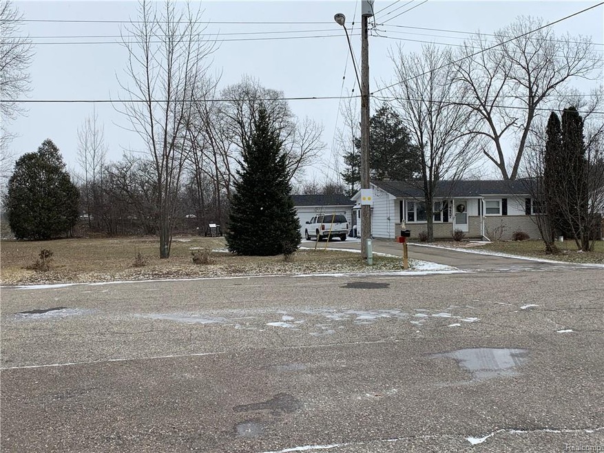 4457 Sheldon Ln, Flint, MI 48507 - photo 1
