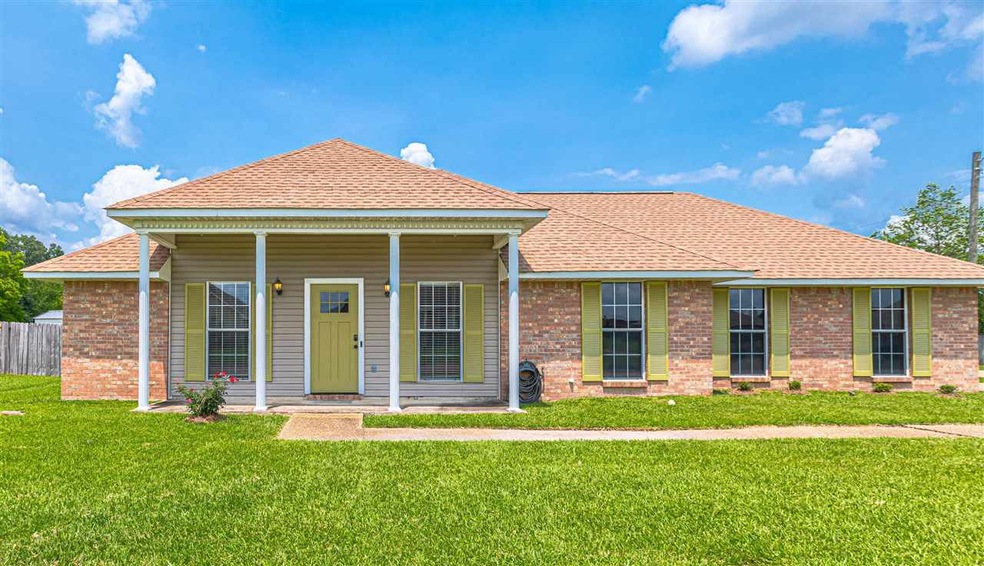 1018 Bullrun Dr, Byram, MS 39272 - photo 1