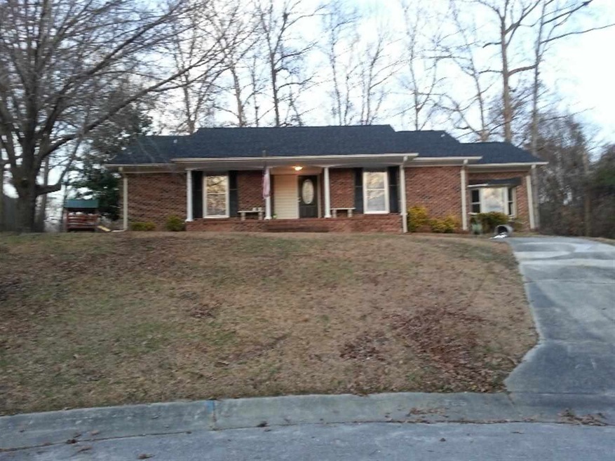 705 Plaza Dr, Jacksonville, NC 28540 - photo 1